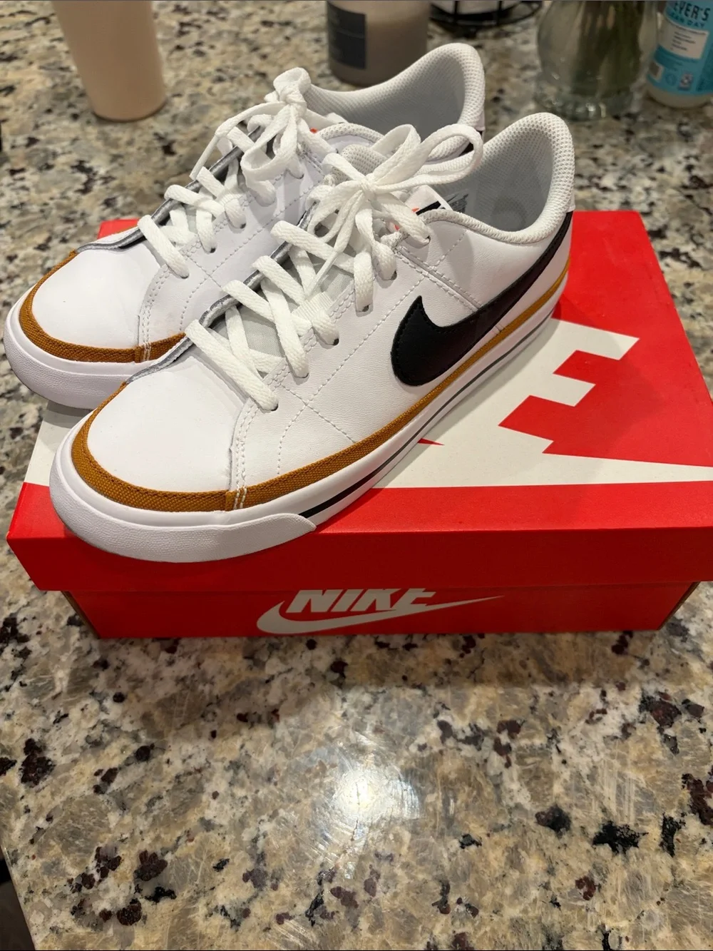 Nike court legacy Youth Size 7